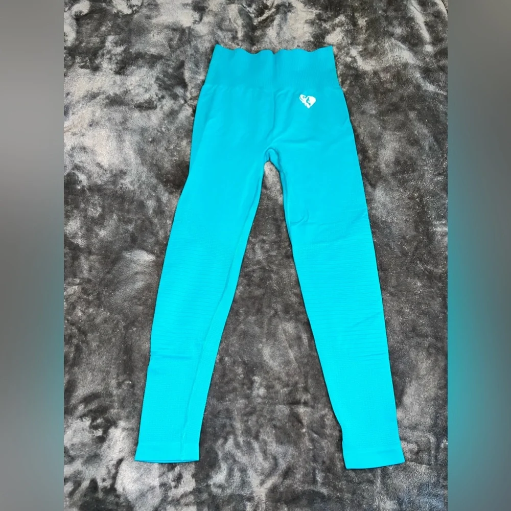 Women’s Best Leggings - Picture 2 of 4